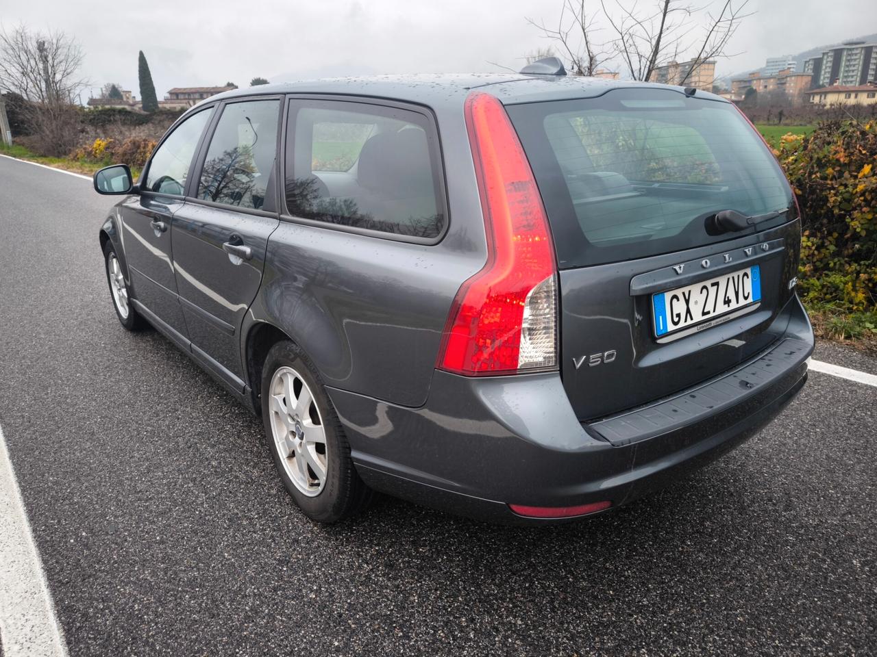 VOLVO V50 SW 1,6 D2 OK NEOPATENTATI