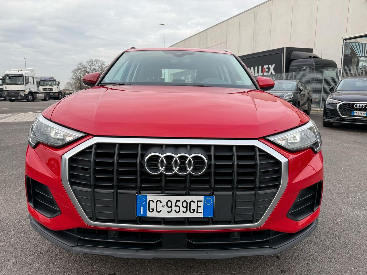 Audi Q3 35 TDI S tronic Business