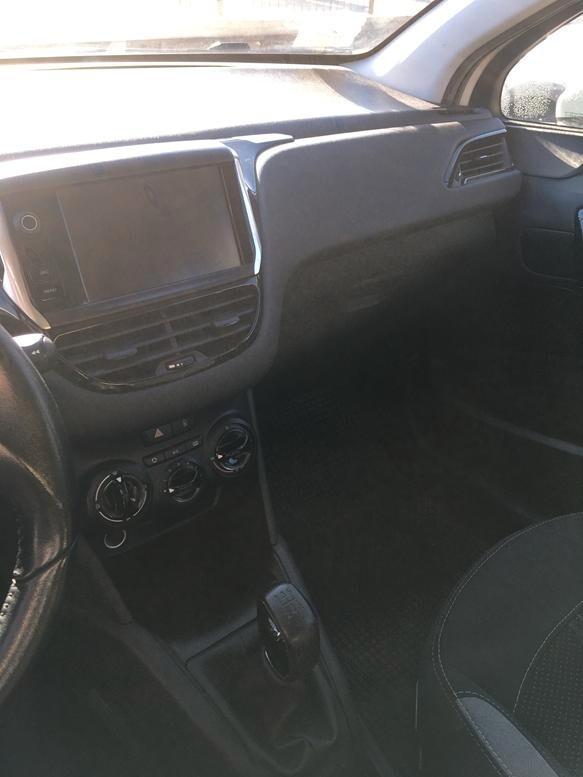 Peugeot 208 1.4 HDi 68 CV 5 porte Allure