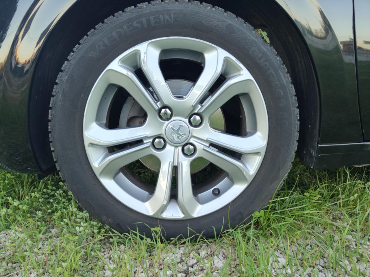 Peugeot 208 PureTech 82 5 porte Access