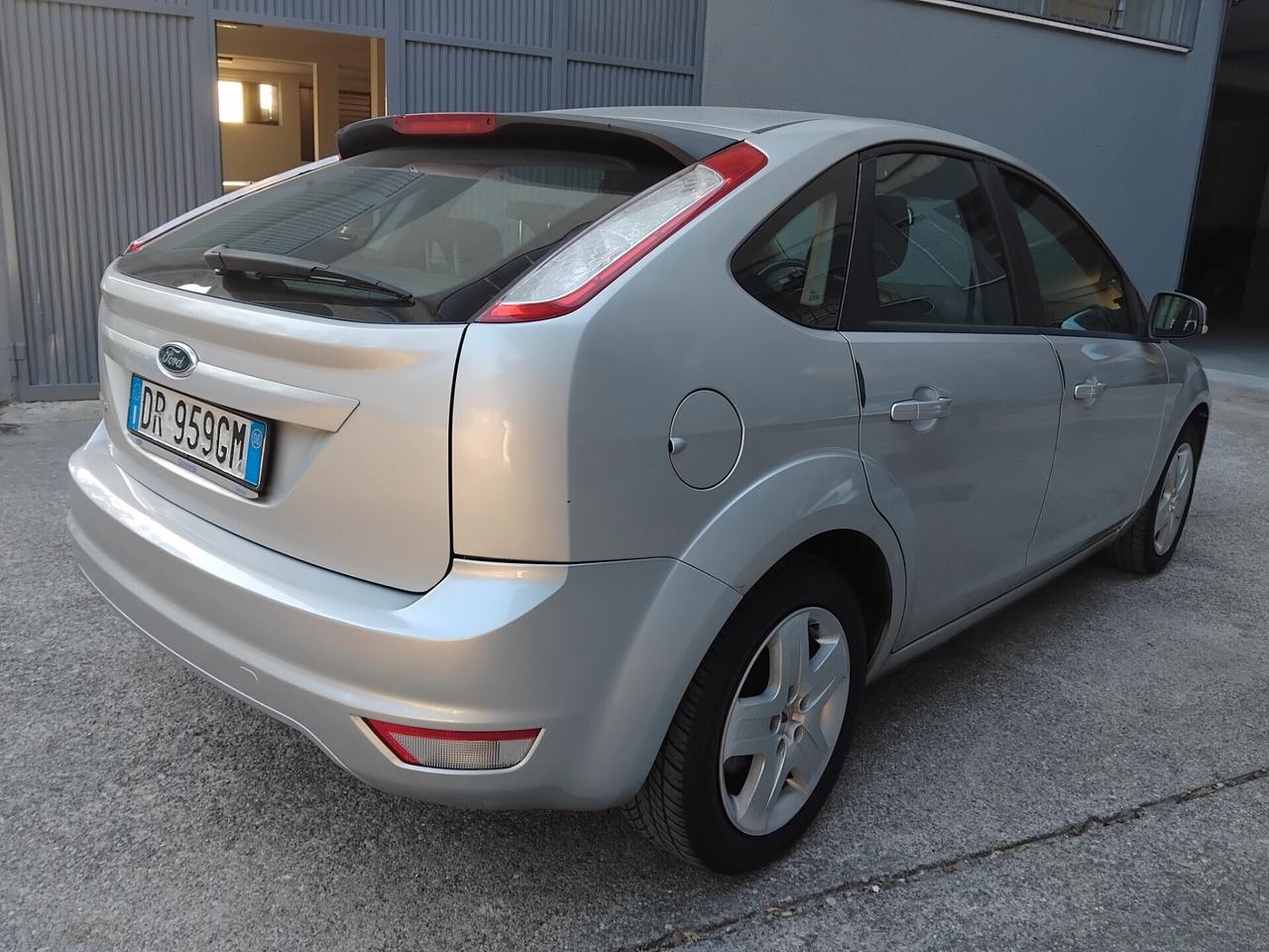 Ford Focus 2.0 gpl garanzia