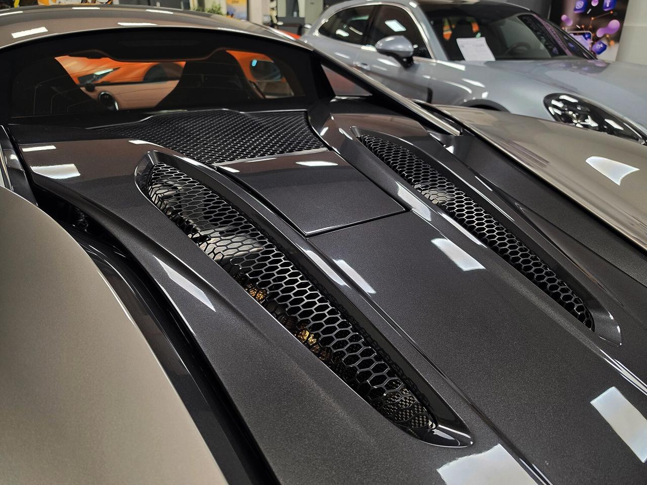 Mclaren 570S Coupe V8 3.8 570CV LUXURY PACK _ SERVICE BOOK COMPLETO MCLAREN UFFICIALE _ CERCHI 19" MSO (€8000) _ LIFT