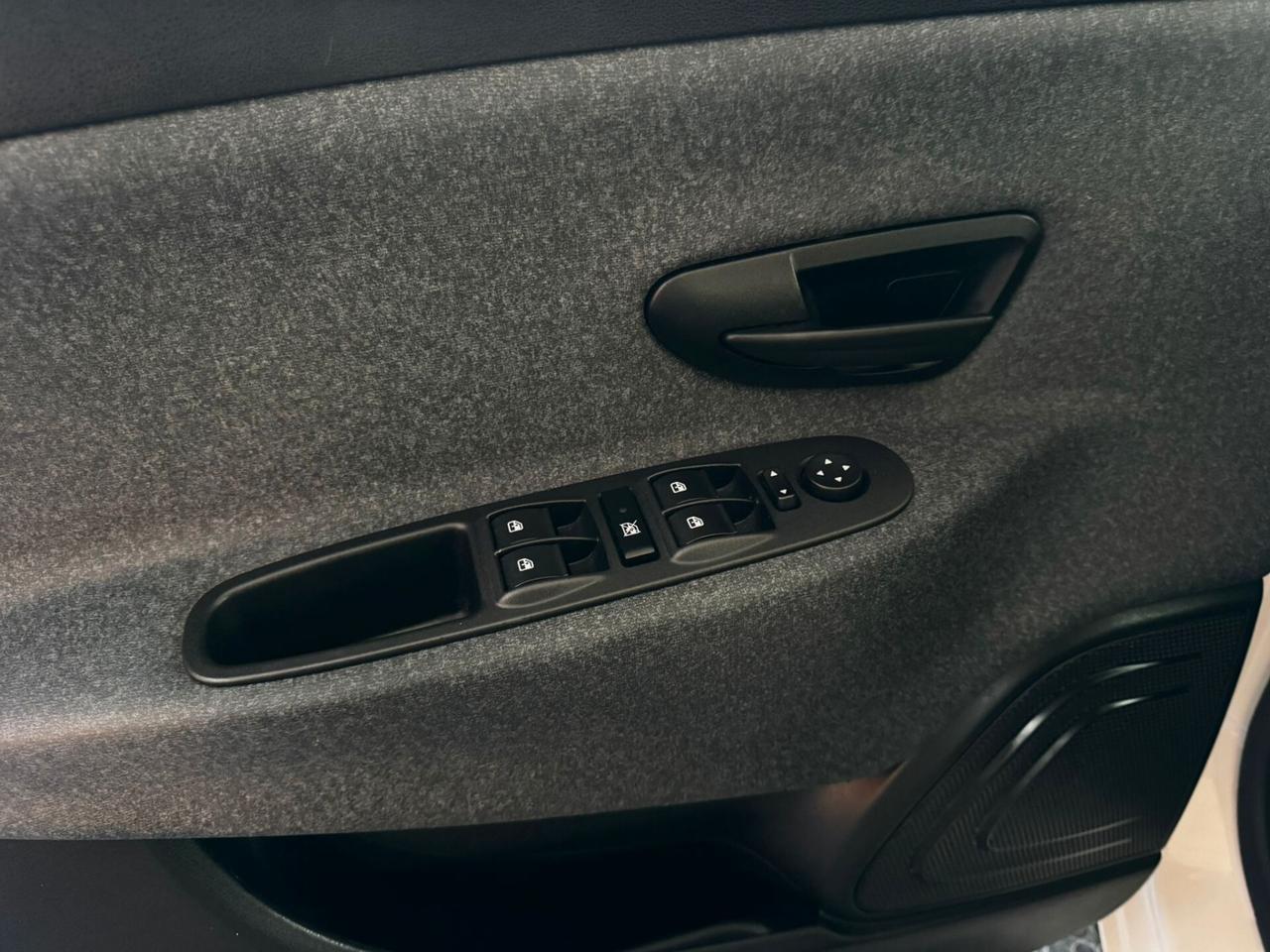 Lancia Ypsilon 1.0 FireFly 5 porte S&S Hybrid Ecochic Gold