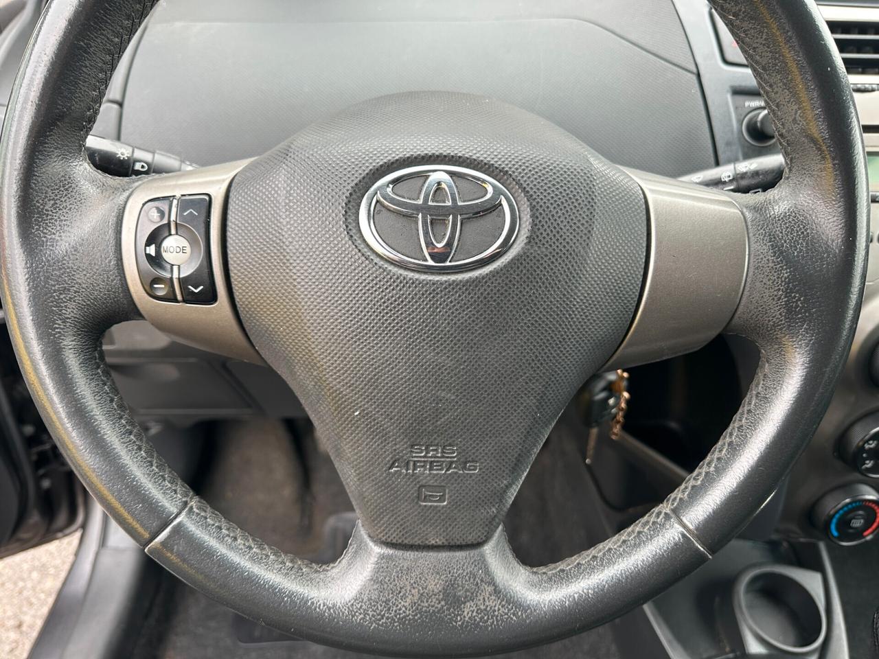 Toyota Yaris 1.0 Benzina (Garanzia 24 Mesi)