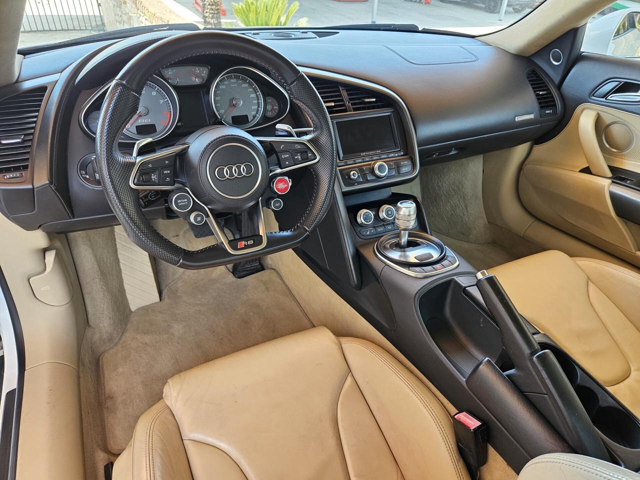 Audi R8 4.2 V8 FSI Quattro