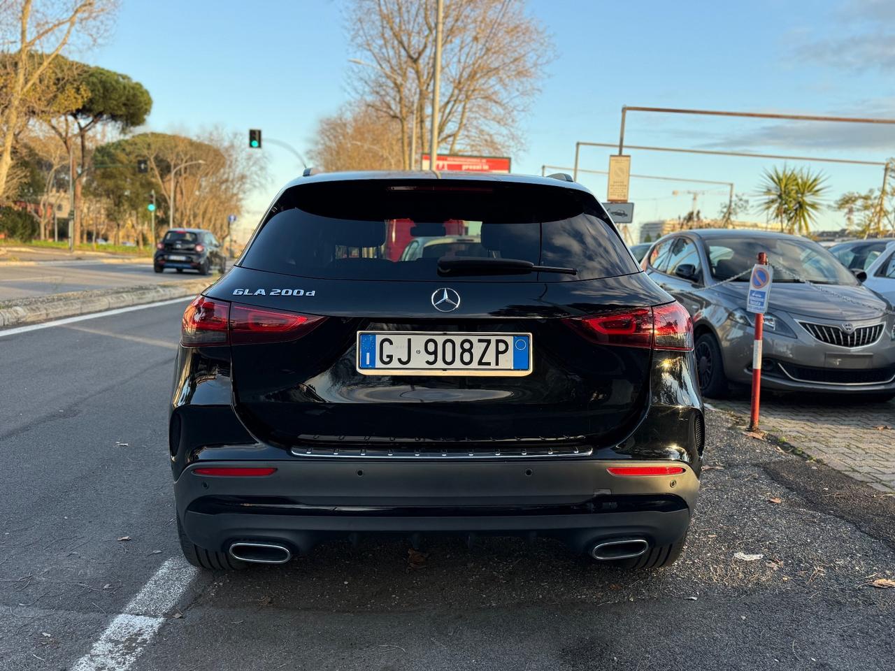 Mercedes-benz GLA 200 d Automatic Premium Amg Pack Night