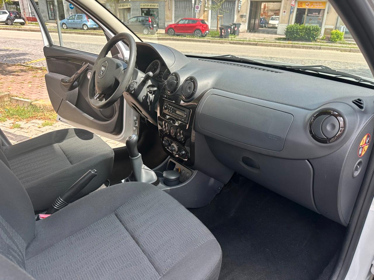 DACIA DUSTER 1.6 BENZINA