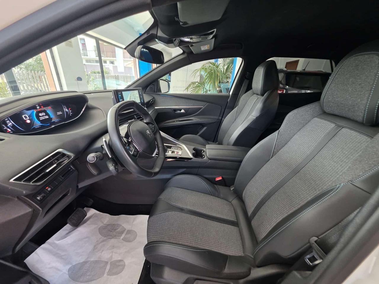 Peugeot 3008 1.5hdi 2023 EAT8 Allure