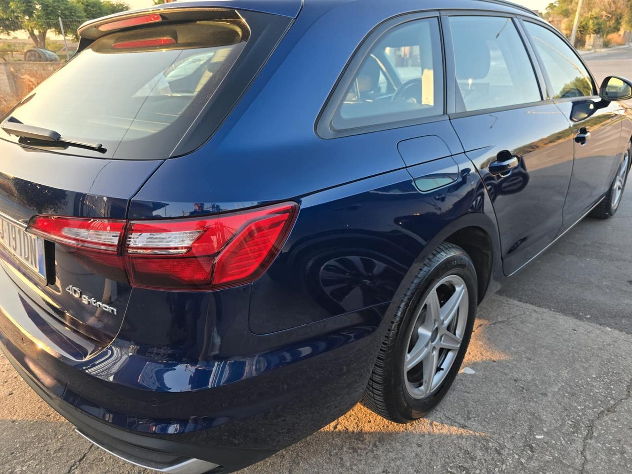 Audi A4 Avant 40 g-tron S tronic Business