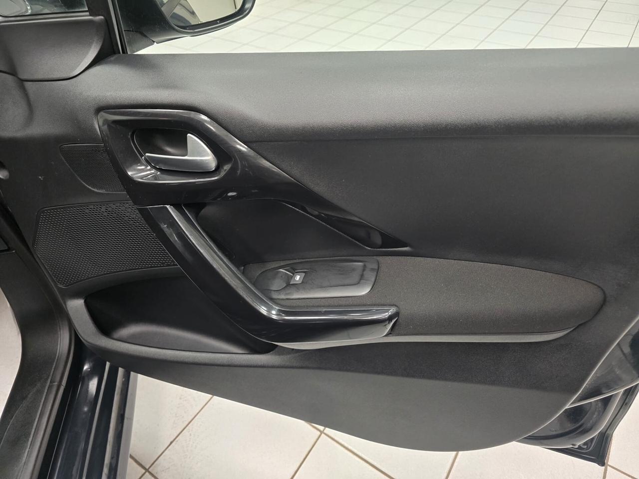 Peugeot 208 PureTech 82 5 porte Active NEOPATENTATI