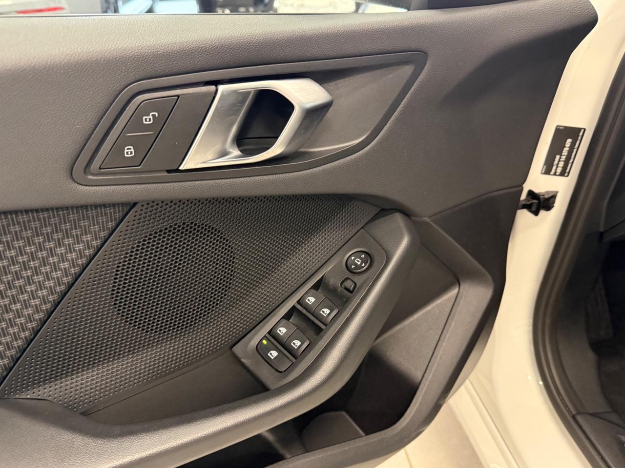 Bmw 118 118i 5p. Business Advantage