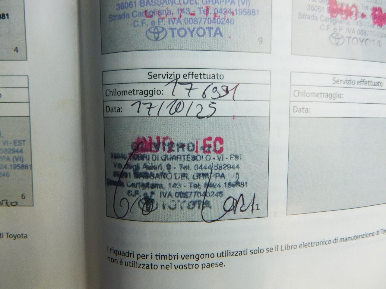 Toyota Aygo 1.0 VVT-i 69 CV 5 porte x-play MMT NEOPATENTATI