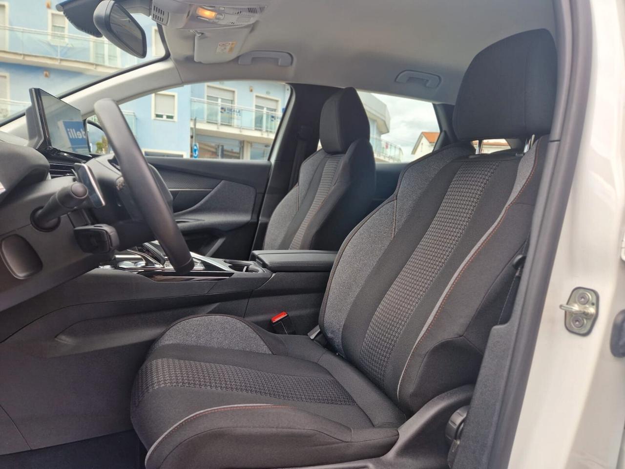 Peugeot 3008 BlueHDi 130 S&S Active