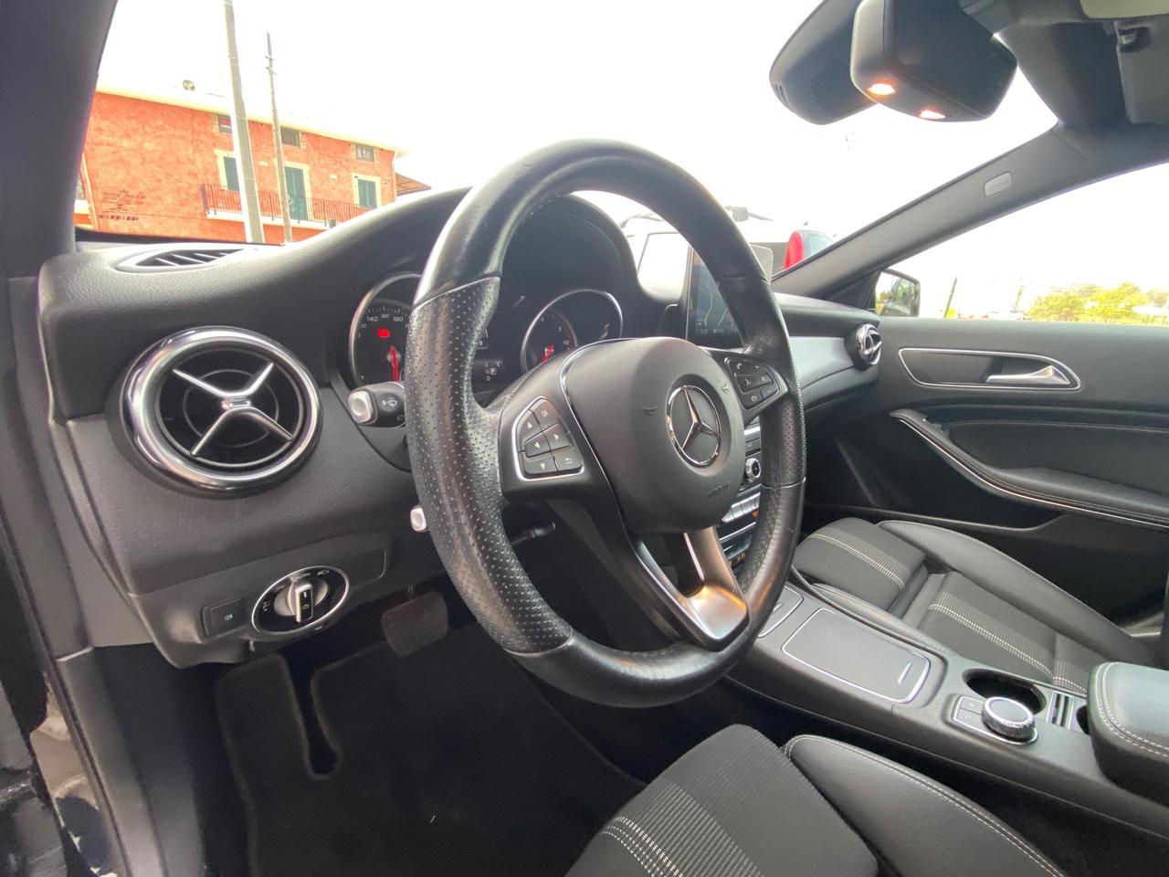 Mercedes-benz GLA 200 d Automatic 4Matic Sport 136CV