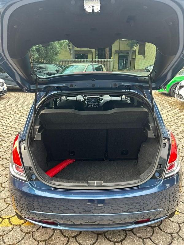 Lancia Ypsilon 1.0 FireFly 70cv Hybrid Gold Plus