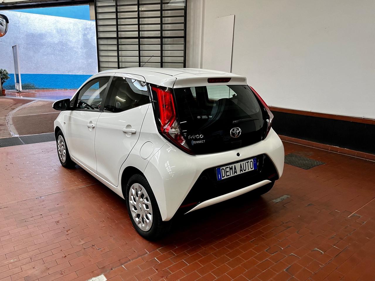 Toyota Aygo Connect 5p 1.0 x-cool 72cv