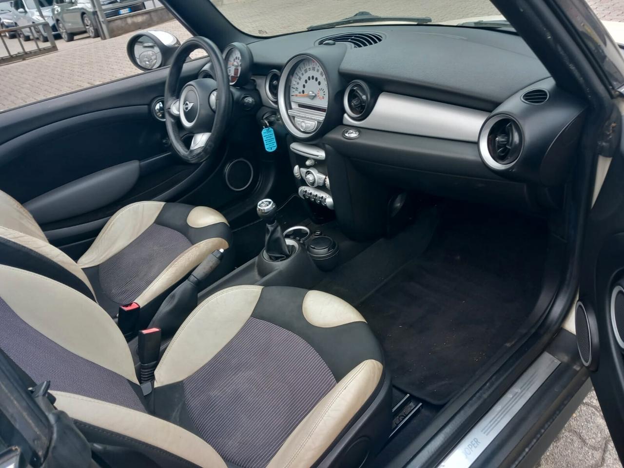 Mini Cooper 1.6 16V capri anno 2009
