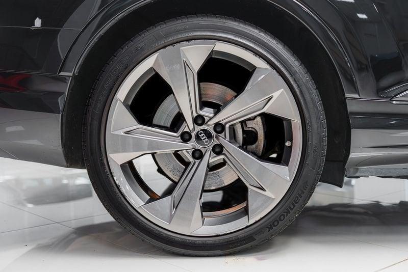 Audi Q7 AUDI Q7 S- LINE *7 POSTI*