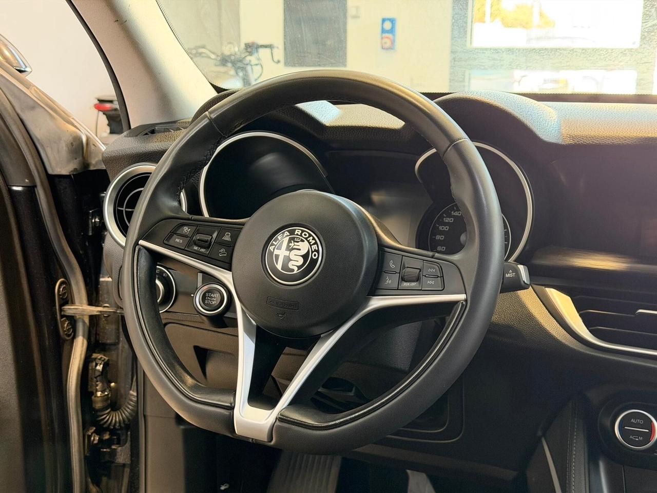 Alfa Romeo Stelvio 2.2 Turbodiesel 160 CV AT8 RWD Business