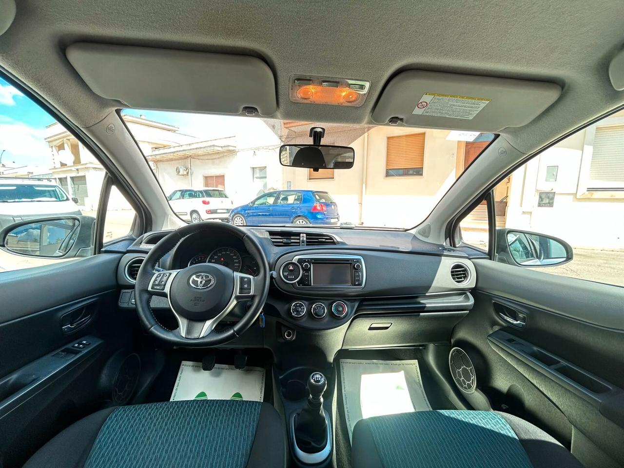 Toyota Yaris 1.0 51 Kw 5P LOUNGE RET. - 2012