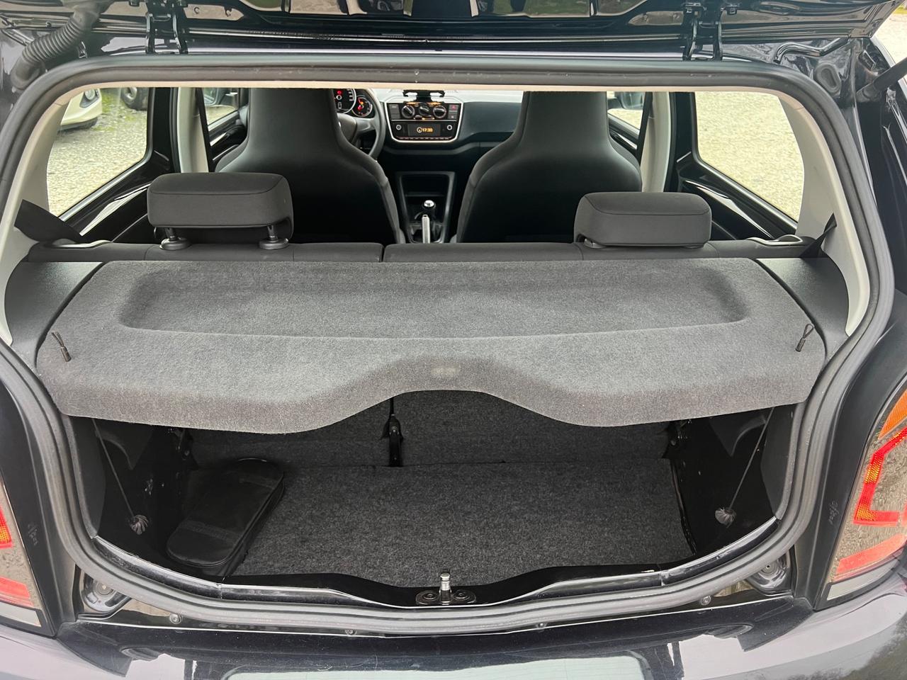 Volkswagen up! 1.0 BENZINA METANO PERMUTE RATE GARANia