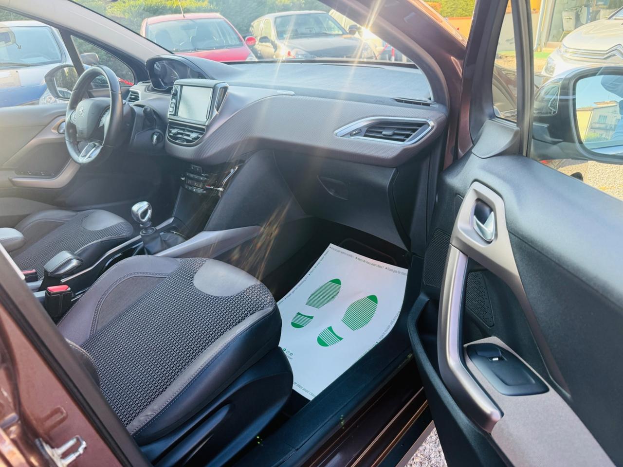 Peugeot 2008 1.6 e-HDi 115 CV Stop&Start Allure