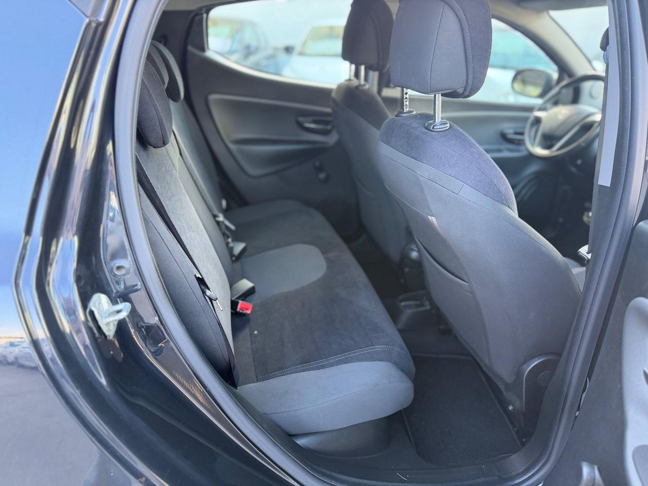 Lancia Ypsilon 1.2 69 CV 5 porte S&S Silver COME NUOVA
