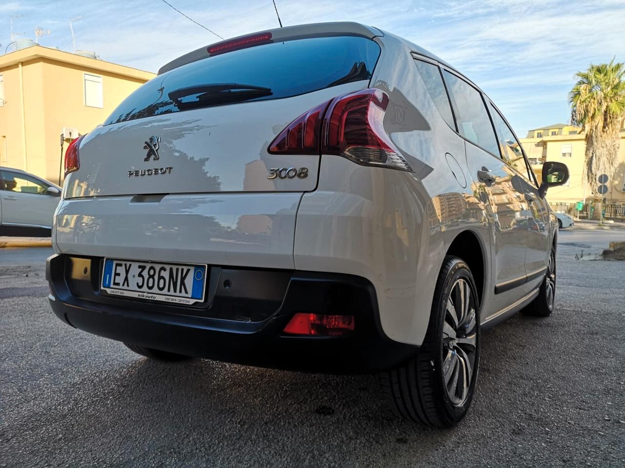 PEUGEOT 3008 1.6 HDi 115 CV Active 2015