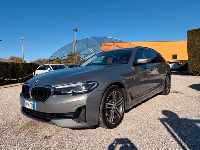 Bmw 520 d Serie 5 Touring Mhev 48V Xdrive Business auto (display digitale e pelle interna)
