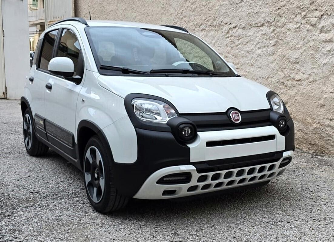 Fiat Pandina 1.0 Hybrid City Cross Nuova KM 0