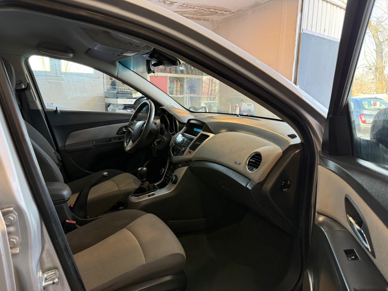 Chevrolet Cruze 1.6 BENZINA (neopatentati)