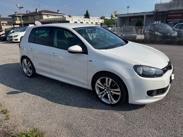 Volkswagen Golf 1.6 TDI DPF DSG 5p. Highline-R LINE
