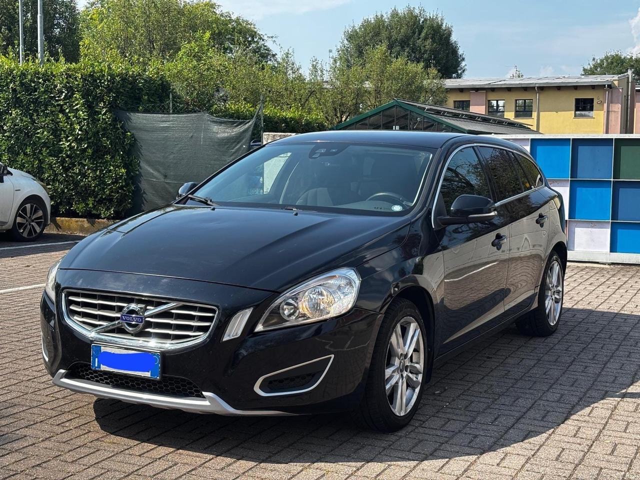 Volvo V60 D3 Geartronic Summum ..CELL 320 147 1147 WUATSAPP