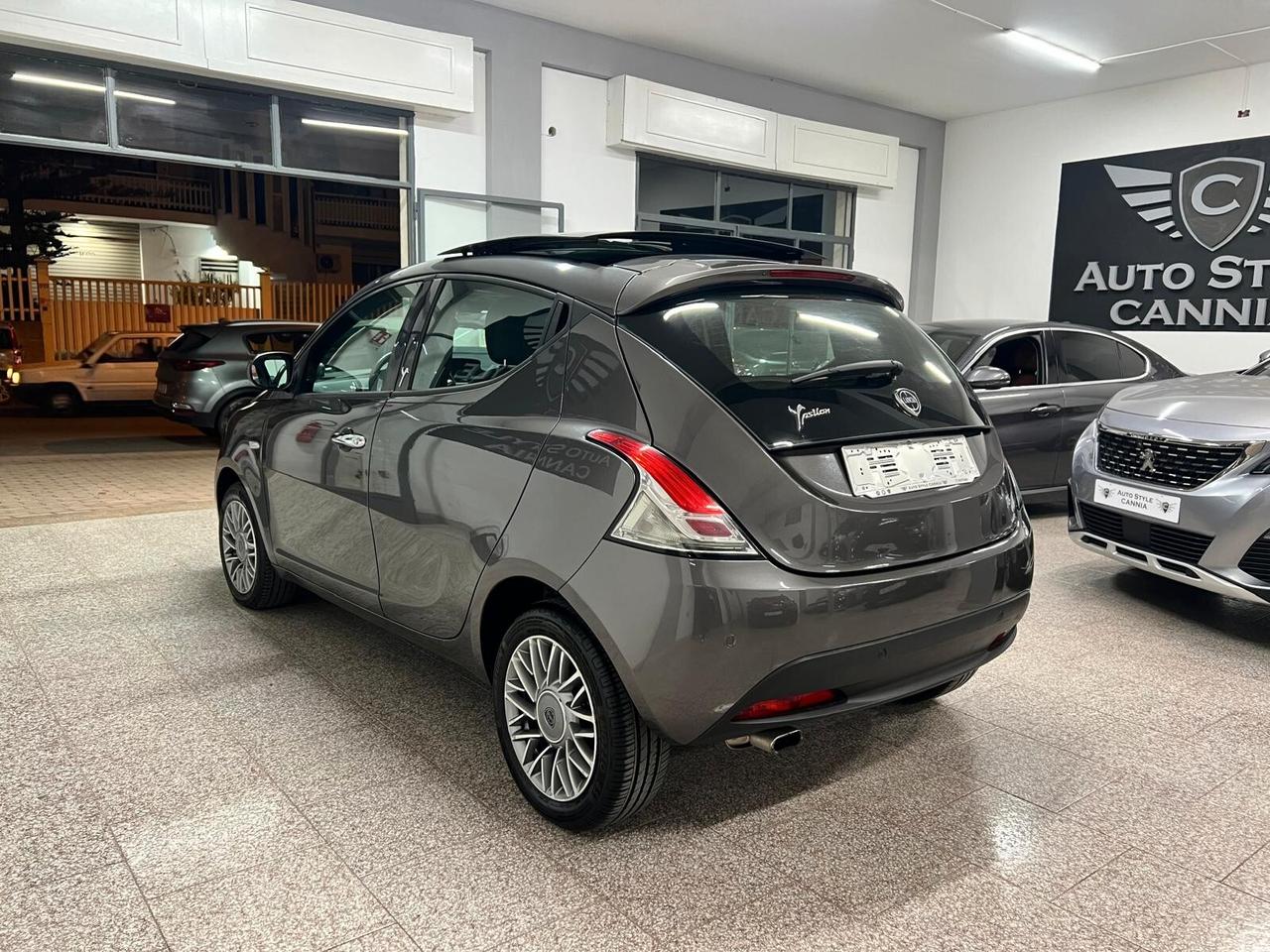 Lancia Ypsilon 1.2 69 CV 5 porte Platinum