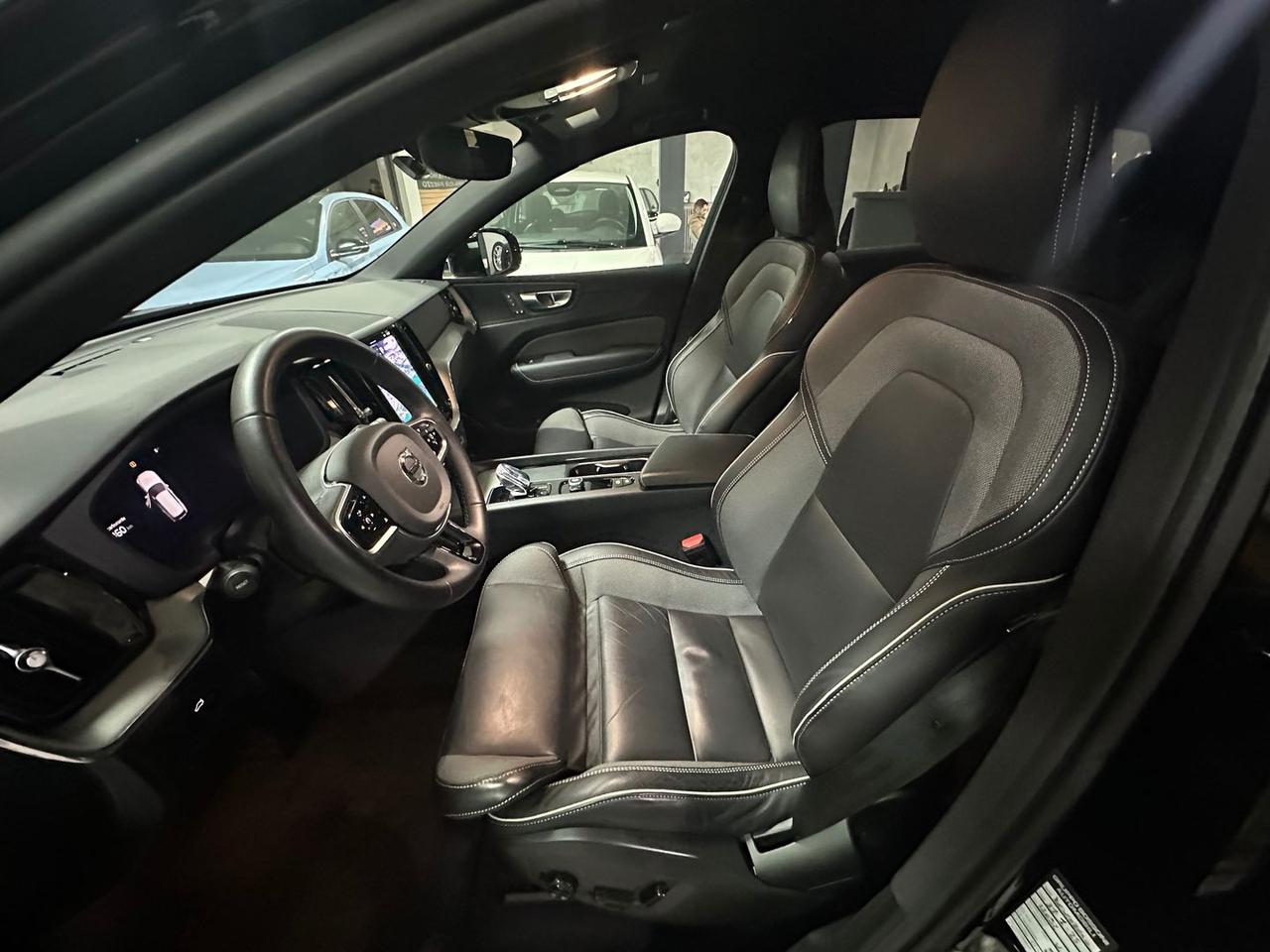 Volvo XC 60 Plus Dark 2.0 B4 MHEV N1 GARANZI #8622