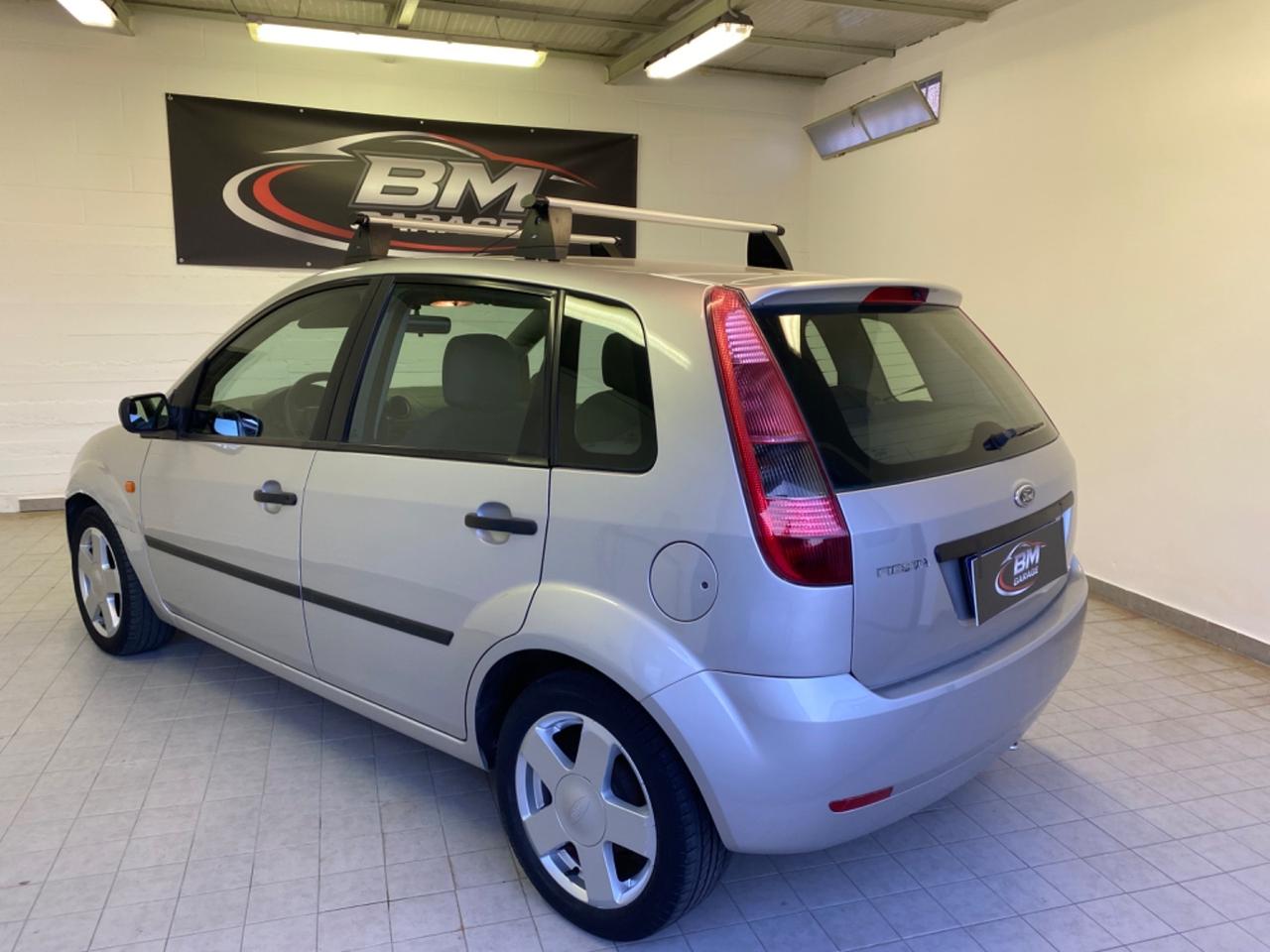 Ford Fiesta 1.4 16V 5p. Ghia