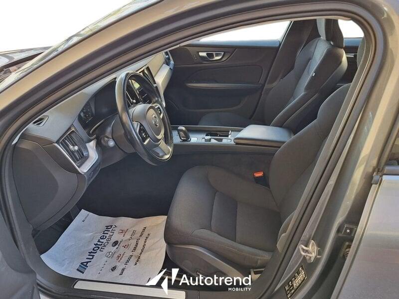 Volvo V60 B4 197+14 CV Mild Hybrid Diesel Automatica Momentum Business