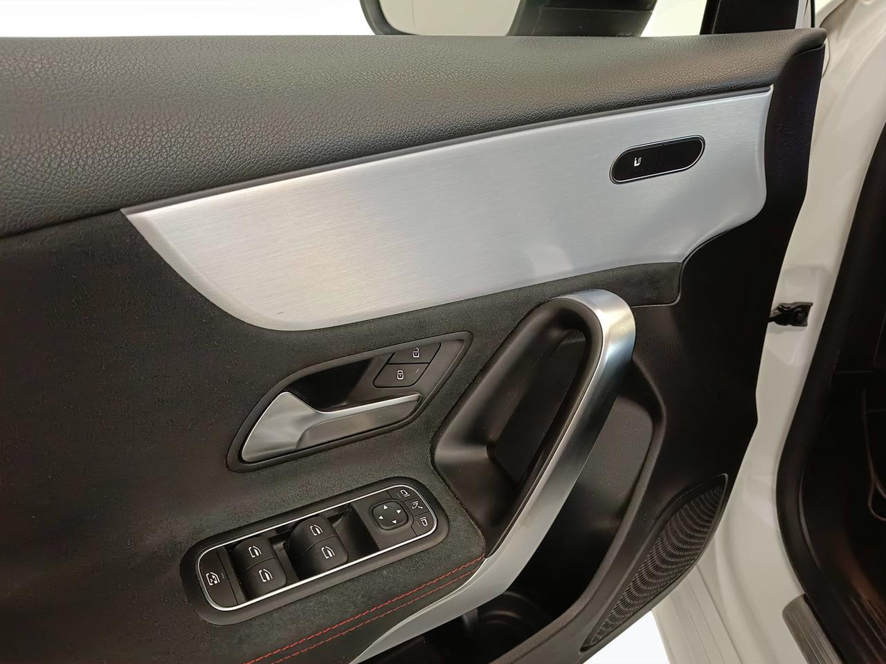 Mercedes-Benz Classe A - W177 2023 - A 180 d AMG Line Advanced Plus auto