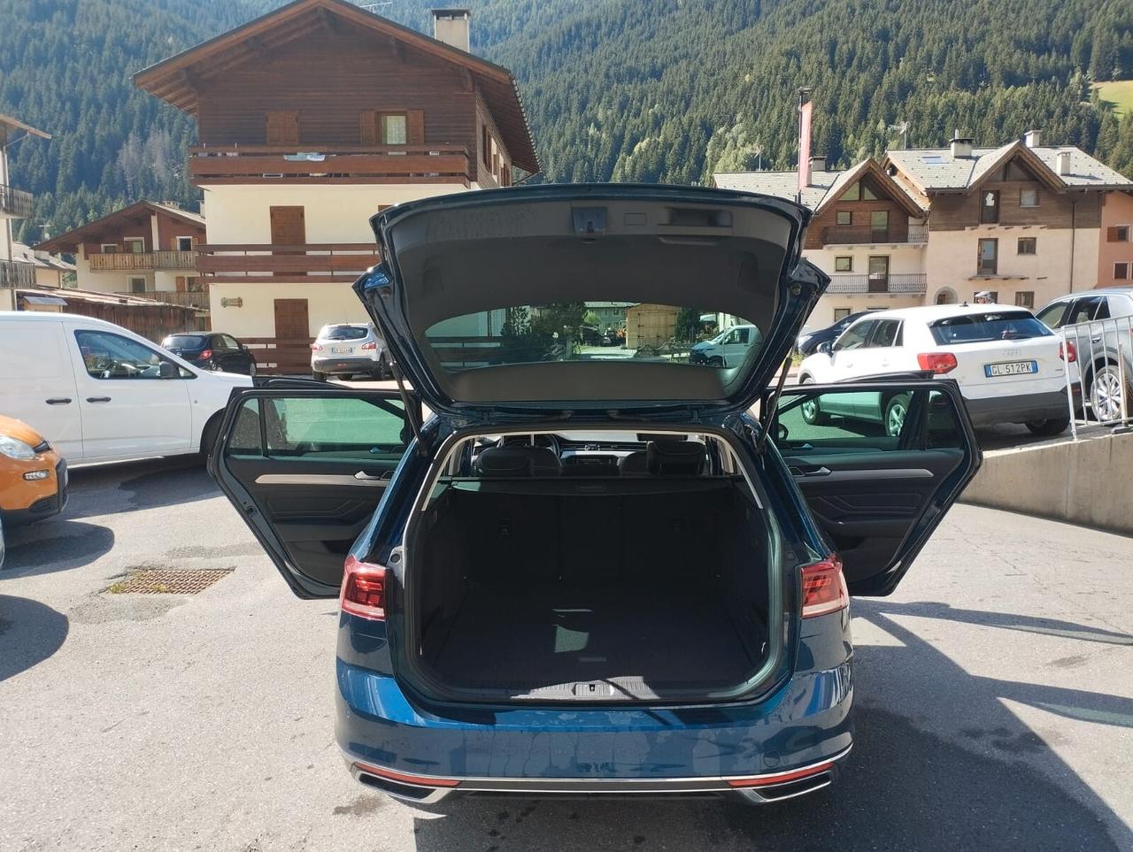 Volkswagen Passat Variant 2.0 TDI SCR 200 CV 4MOTION DSG Executive