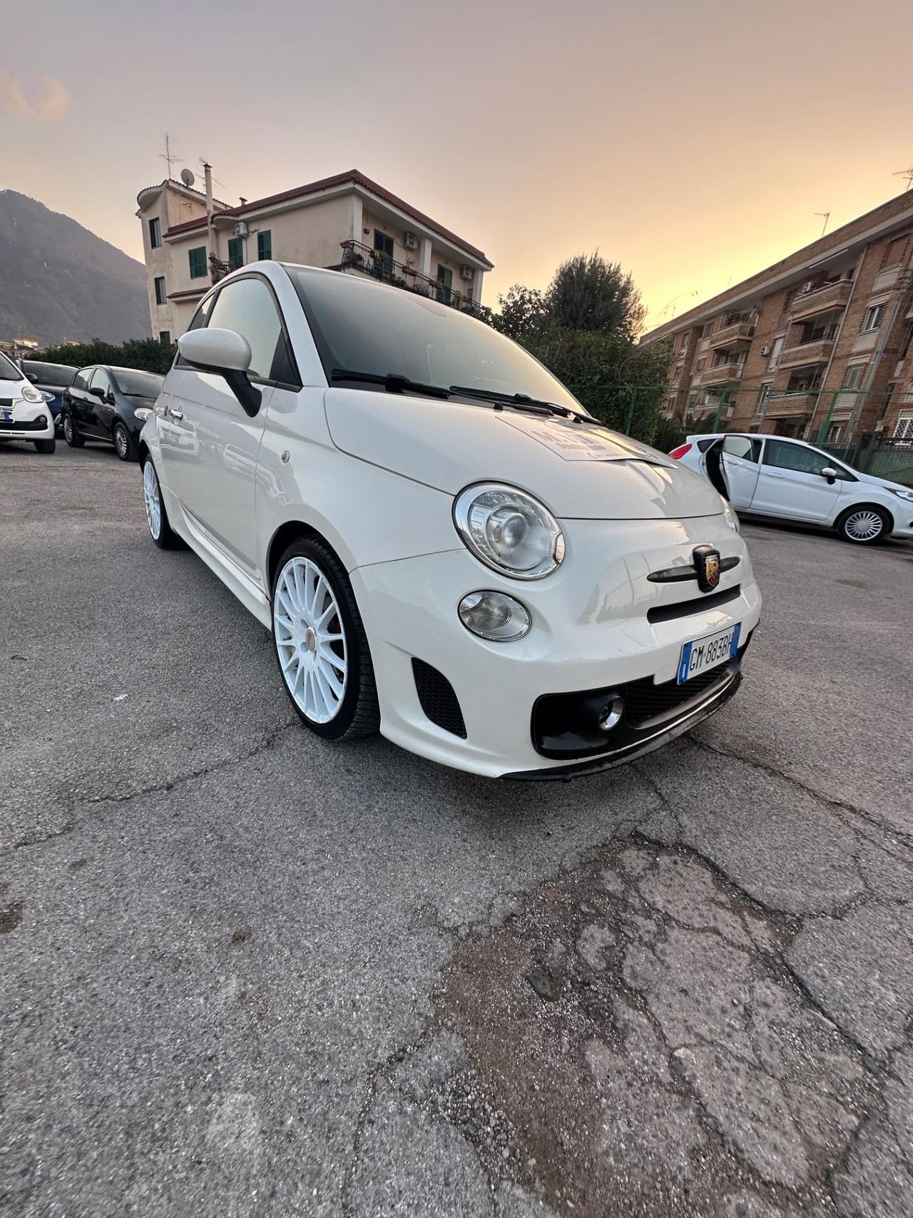 Abarth 500 C 1.4 Turbo T-Jet Custom