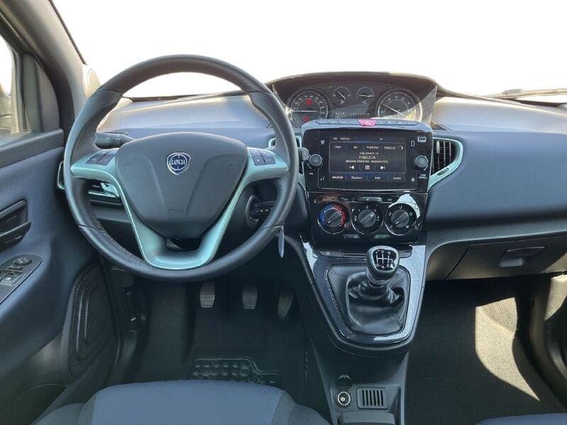 Lancia Ypsilon NUOVA My24 402 Platino 1.0