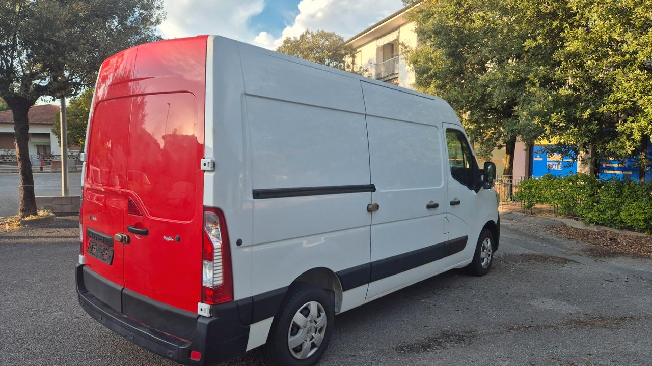 Renault master