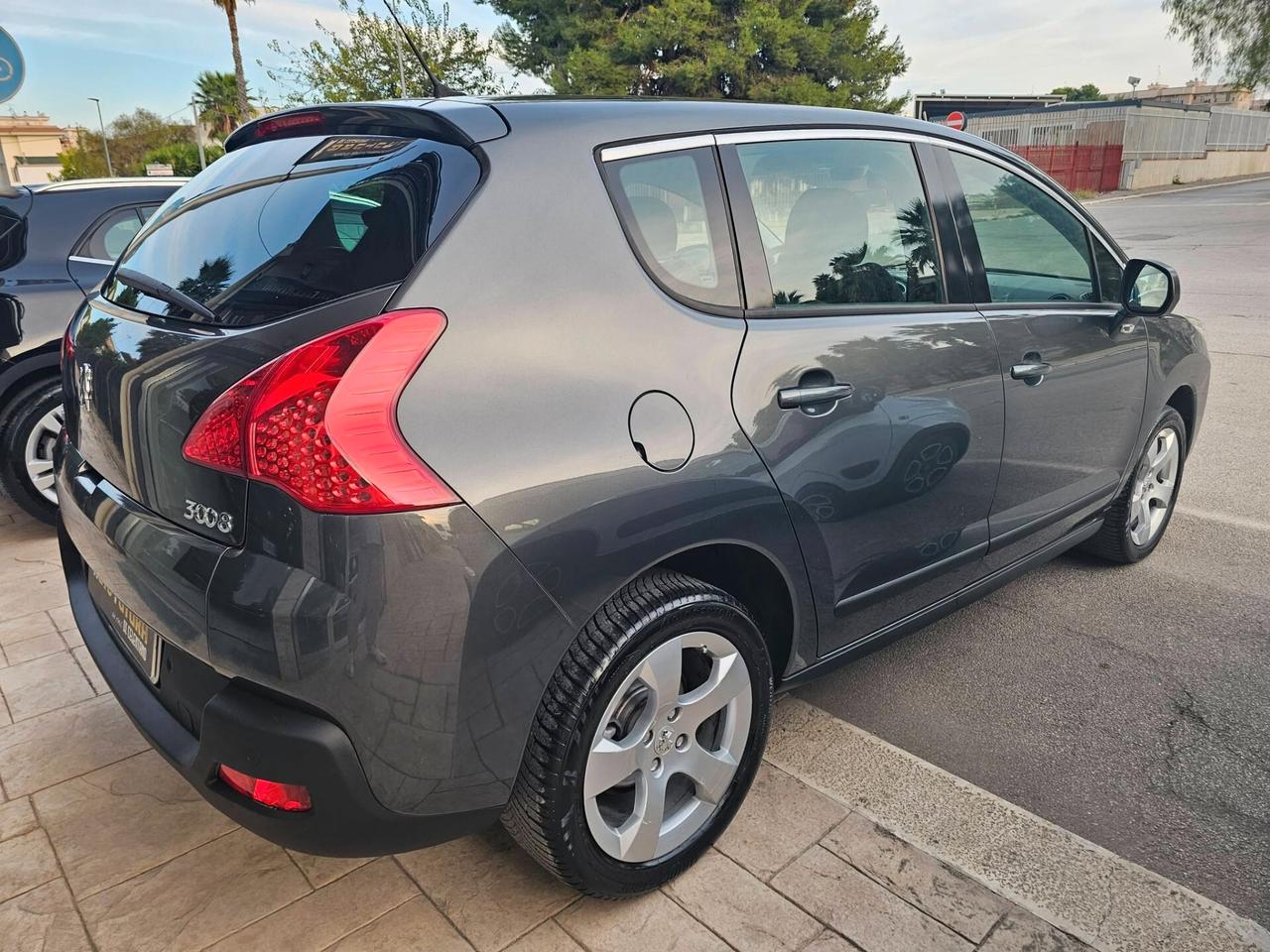 PEUGEOT 3008 1.6 HDI 115CV BUSINESS