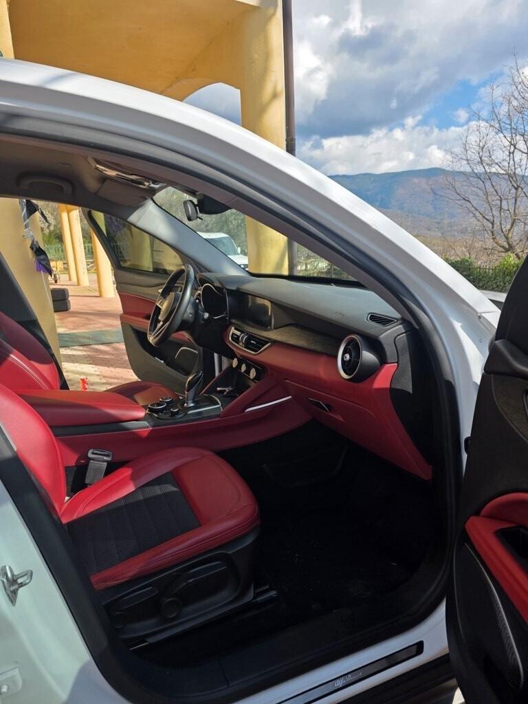 Alfa Romeo Stelvio 2.2 Turbodiesel 190 CV AT8 RWD Executive