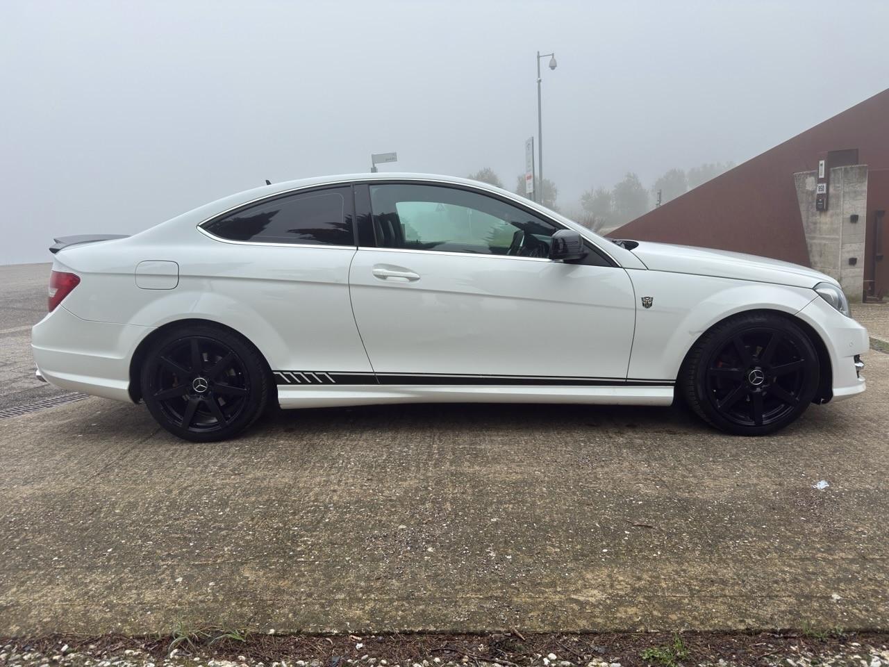 Mercedes-benz C 220 CDI Coupé Avantgarde AMG