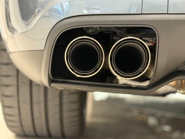 PORSCHE Cayenne 3.0 V6 E-Hybrid Black Edition