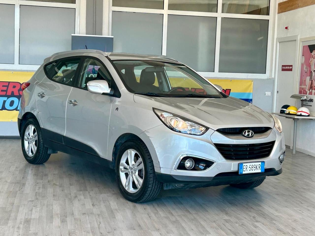 Hyundai iX35 *FRIZIONE NUOVA*SUV FULL OPTIONAL* NEOPATENTATI * PELLE TOTALE COME NUOVA ONESTA SEDILI RISCALDA