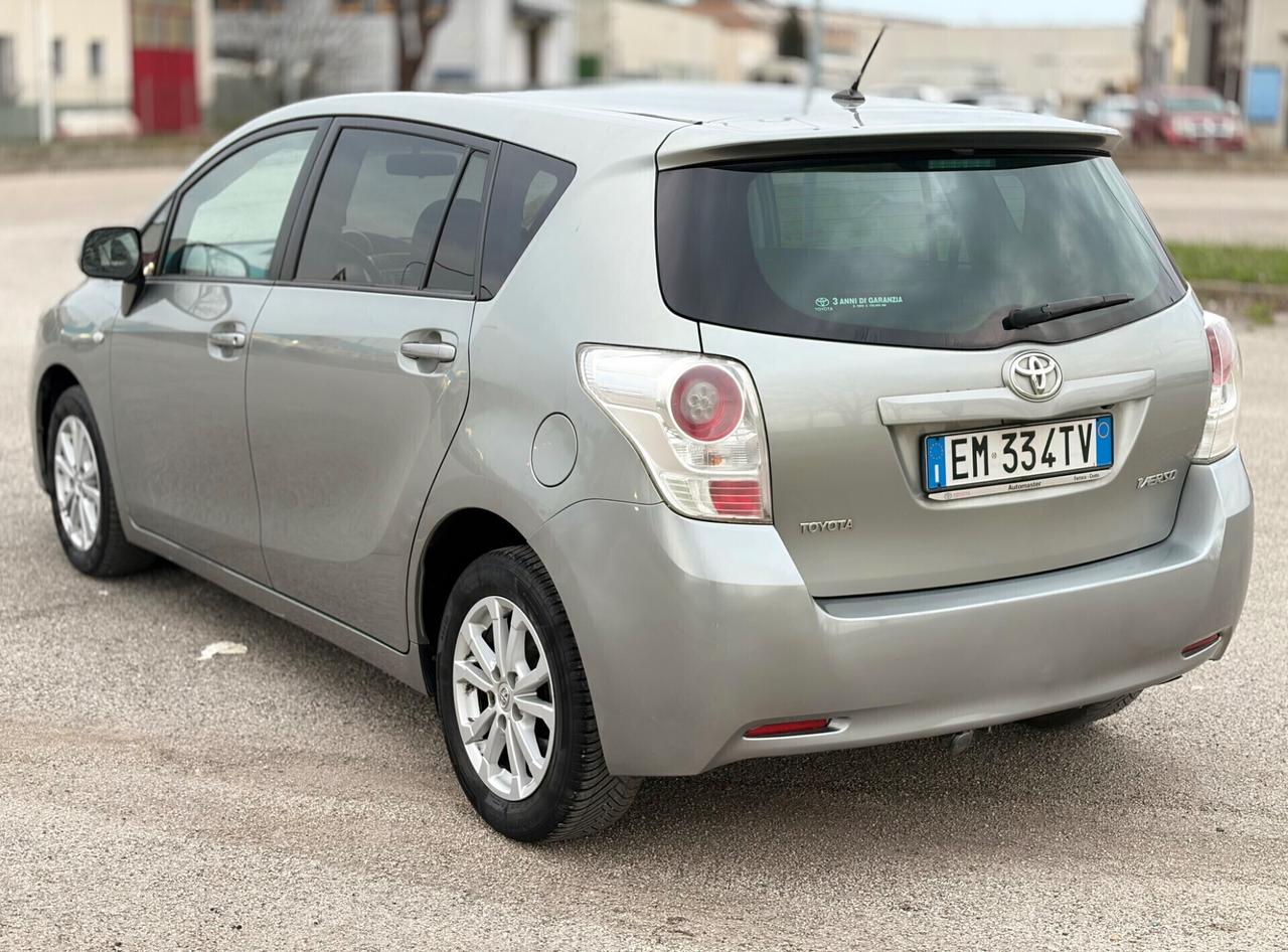 Toyota Verso 2.0 diesel 2012 7 posti Gancio Traino