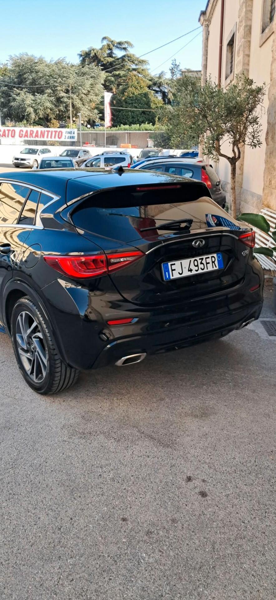 Infiniti Q30 1.5 diesel DCT Business Executive