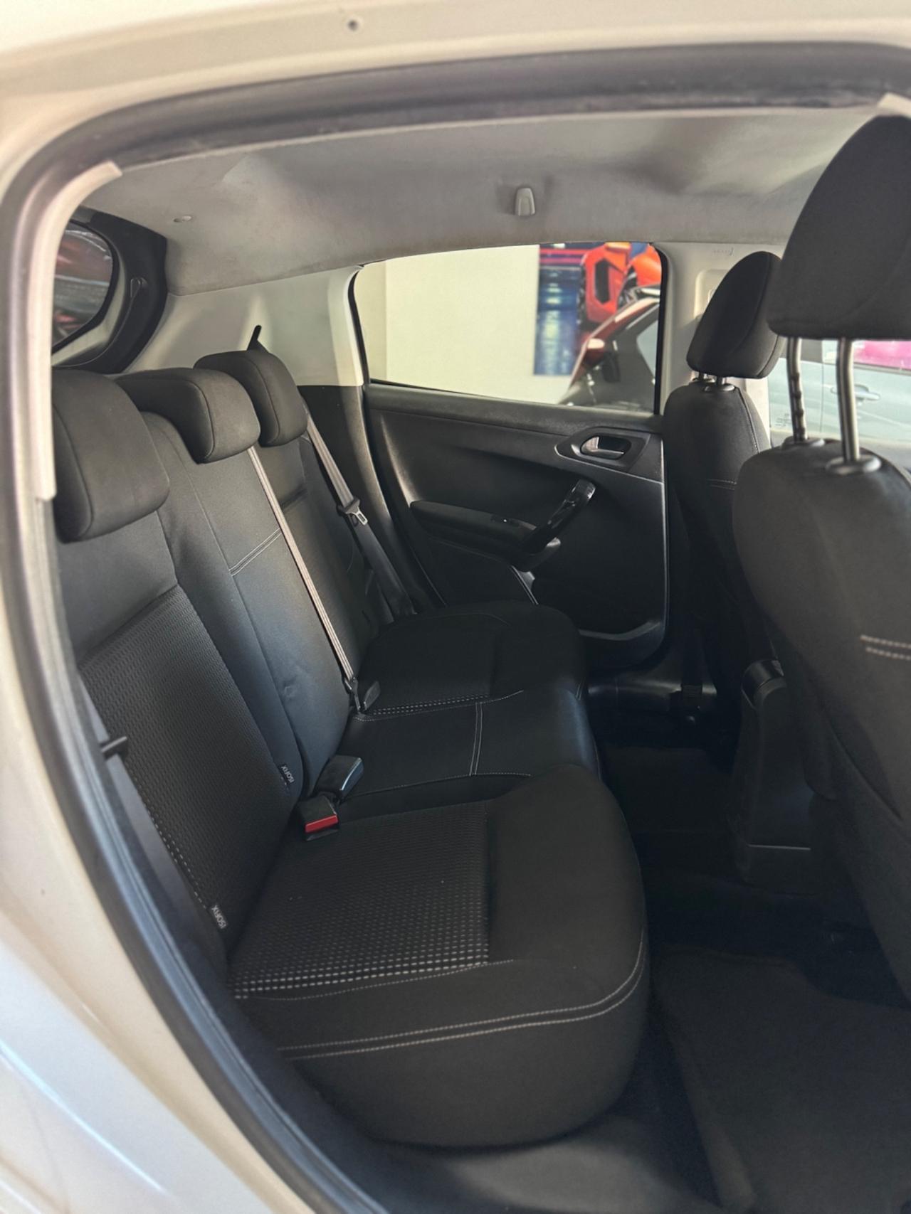 Peugeot 208 BlueHDi 100 5 porte Allure